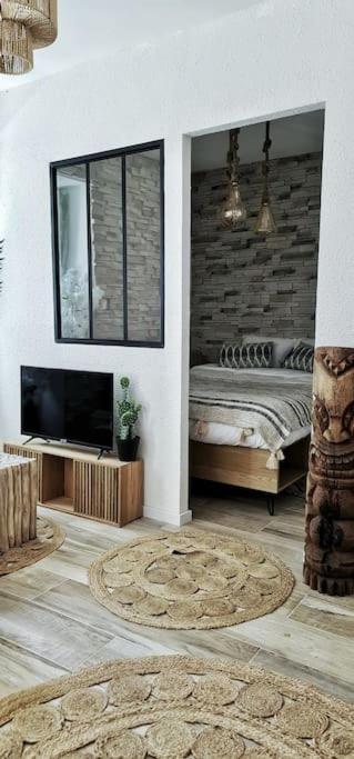#new#terrasse Sud Ouest#pied De La Cite #1 *